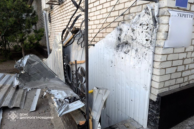В Нікополі окупанти вдарили по пожежному…