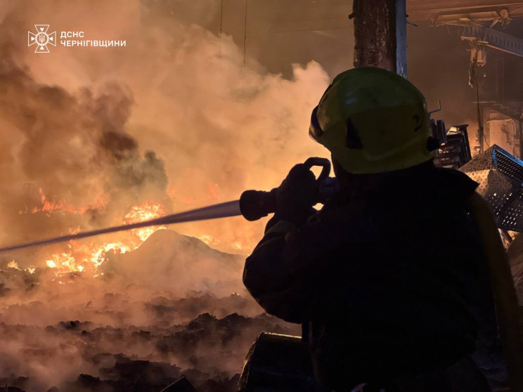Росіяни вдарили дронами по Чернігову. Сп…