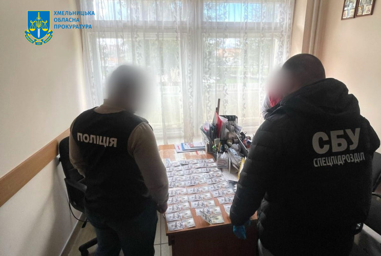 В Хмельницькому лікарка вимагала 3000 до…