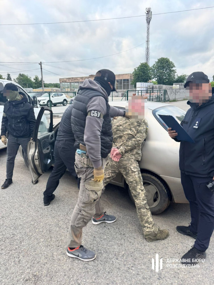 Через кордон на надувному матраці: На Ві…