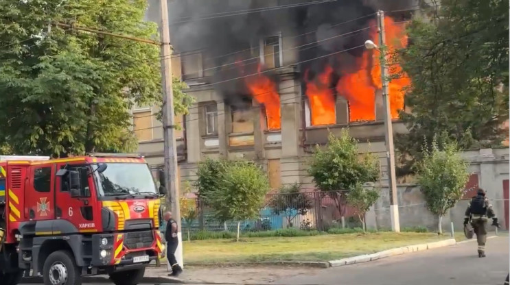 У Харкові горів ТЦК: Що відомо…