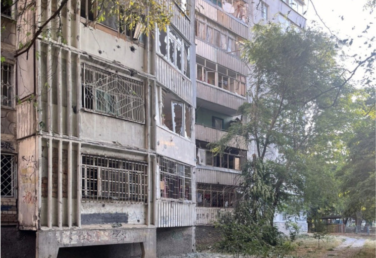 Внаслідок обстрілів Херсонщини вісім люд…