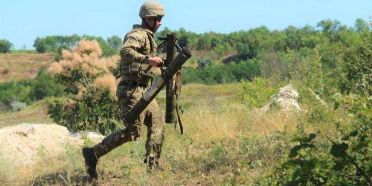 "Мир" на Донбассе: Боевики убили украинс…