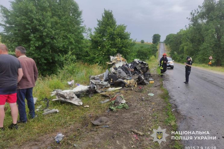 На Тернопільщині зіткнулися вантажівка й…