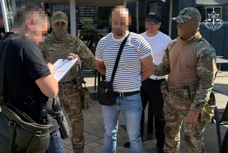 Працівник Львівської митниці погорів на…