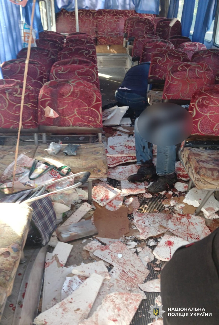 Окупанти повторно вдарили по автобусу пі…