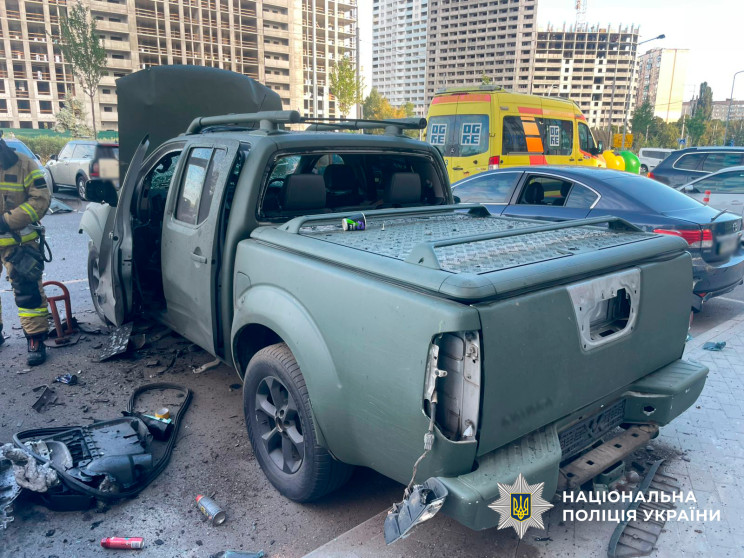 У Києві зранку вибухнув позашляховик: Що…