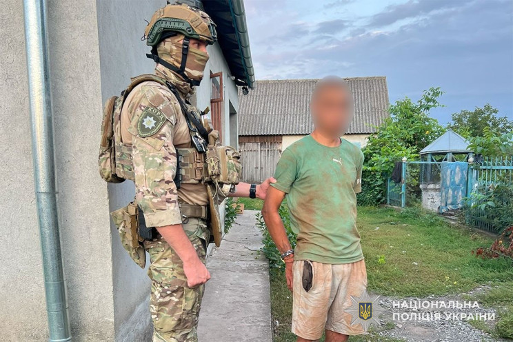 На Тернопільщині двоє молодиків напали н…