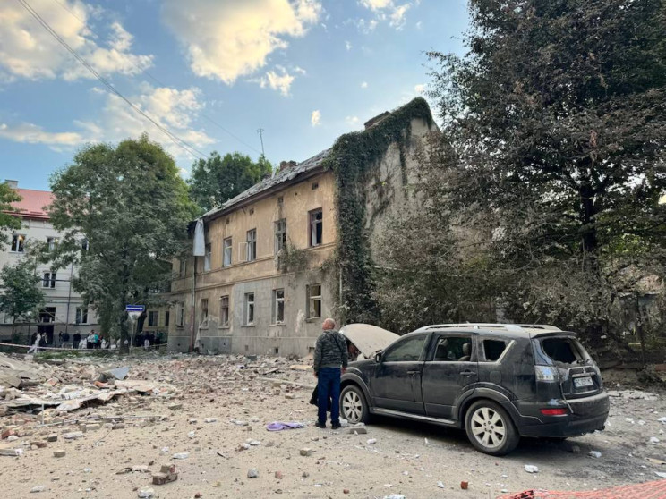 Внаслідок ударів ракет та дронів у Львов…