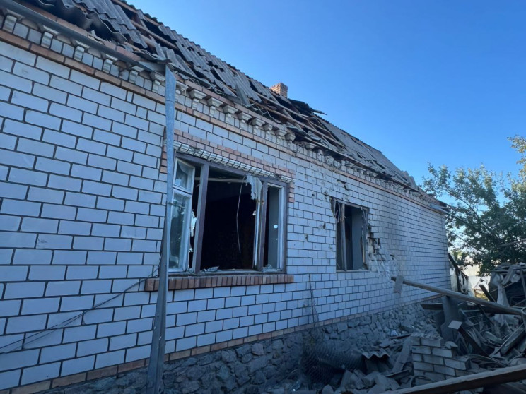 Окупанти вдарили дронами по Дніпропетров…