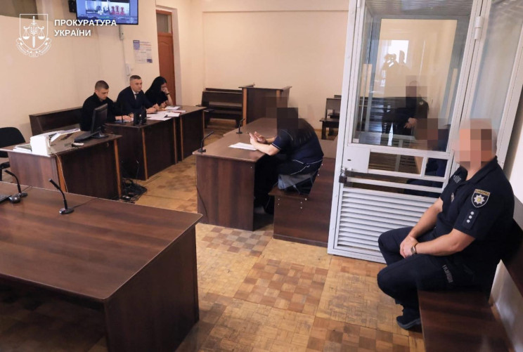 Двоє чоловіків жорстоко зґвалтували непо…
