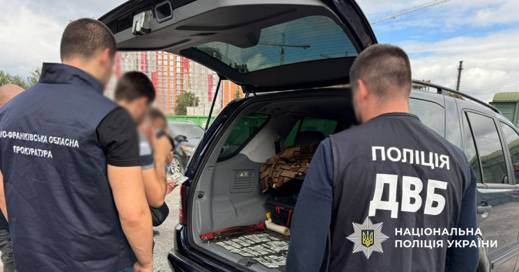 Керівник БФ з Прикарпаття торгував "лазі…