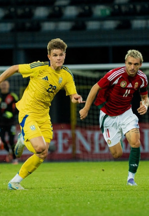 Молодежная сборная страны по футболу сыг…