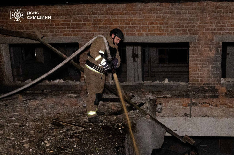 Житлові будинки в Сумах стали мішенню во…