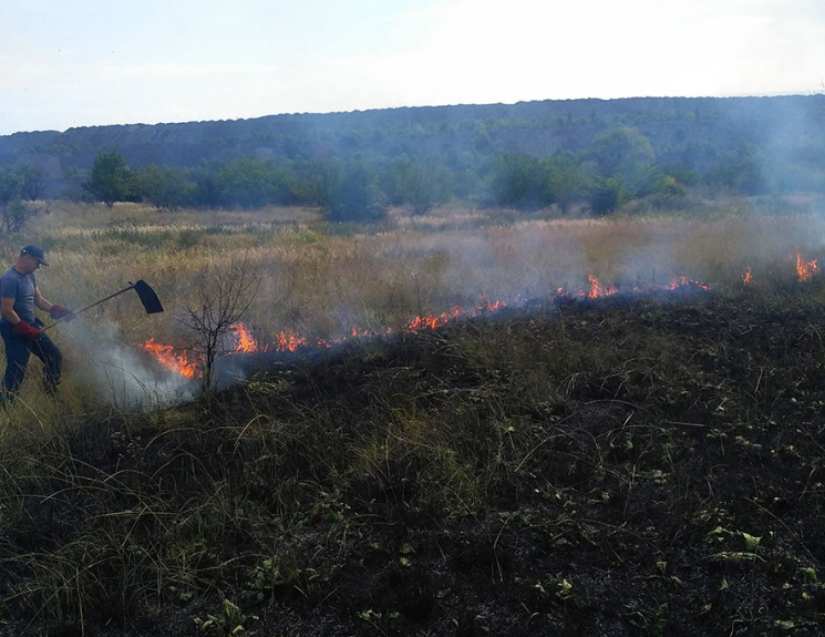 Земля пылает: На Полтавщине в течение су…