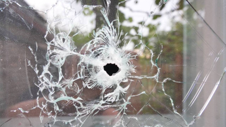 Росіяни атакували дронами два автомобілі…