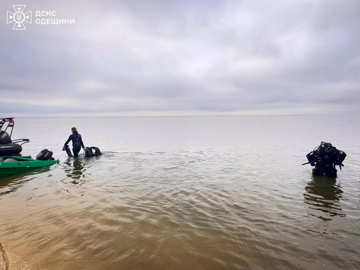 На Одещині перекинувся човен з людьми: є…