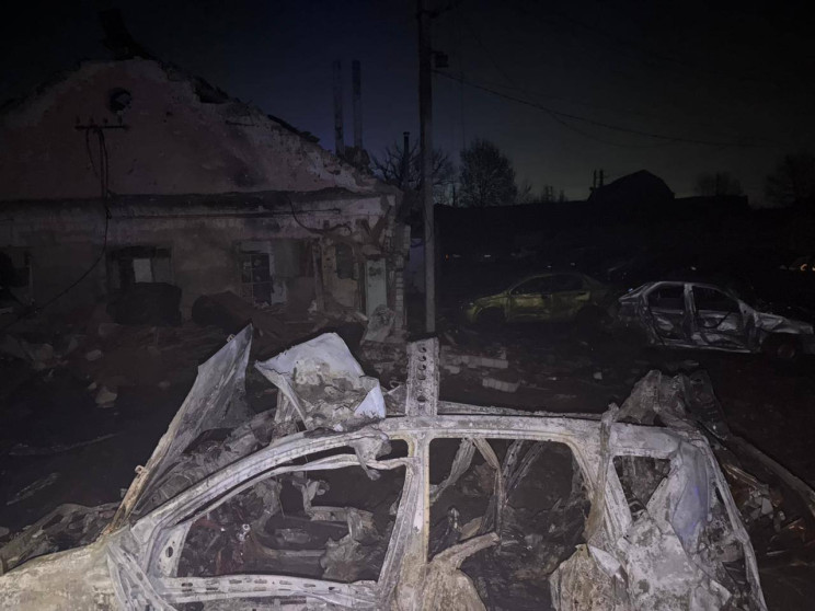 Росіяни вночі вдарили по Одесі, пошкодже…