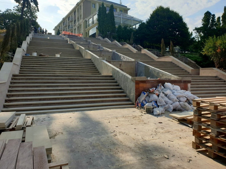 Тернопіль активно чепурять до Дня Незале…