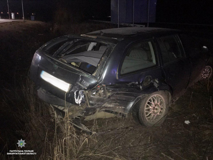 Біля Ужгорода в аварії потрощило дві авт…
