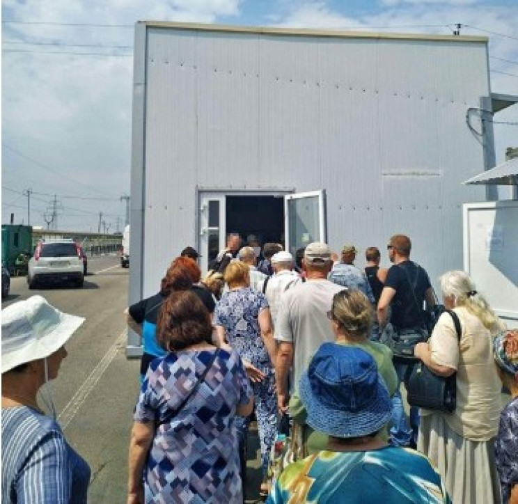 На КПВВ Донбасса стабильно напряженная р…