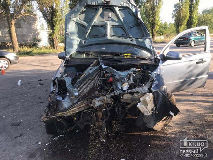 В Кривом Роге в столкновении двух автомо…