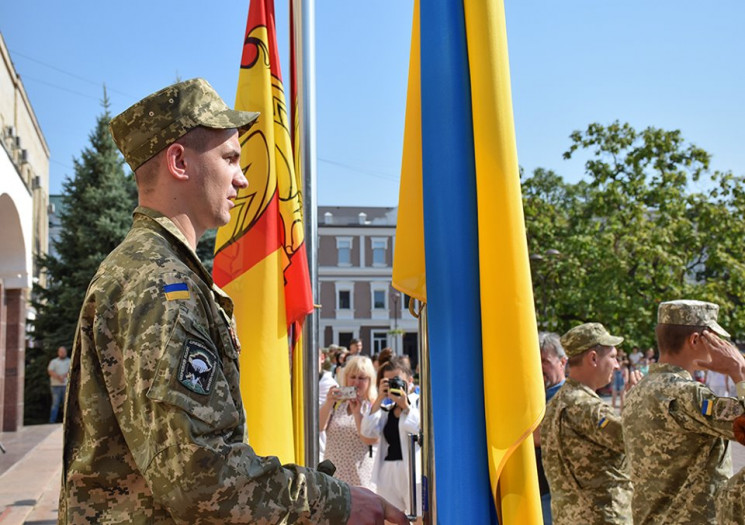 На головній площі Кропивниччини Державни…