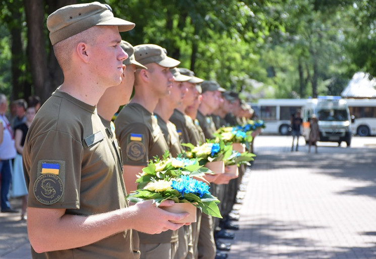 Пам'ять загиблих захисників України вшан…