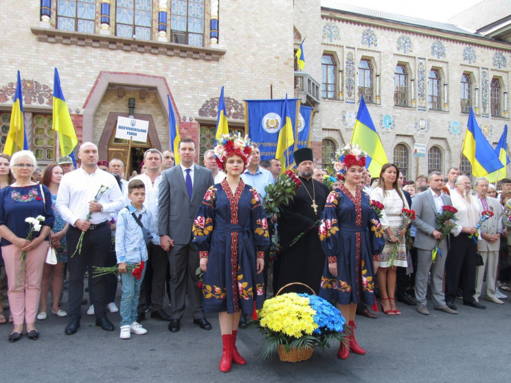 Покладання квітів і національний гімн пі…