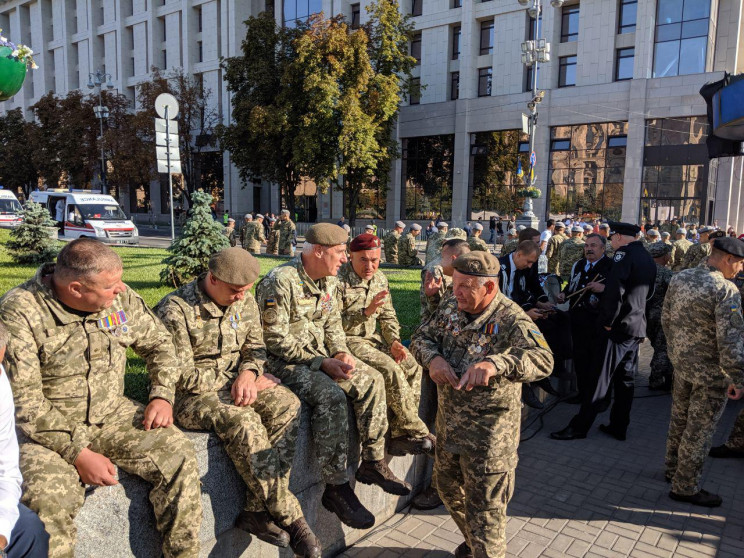 Учасники Маршу захисників збираються до…