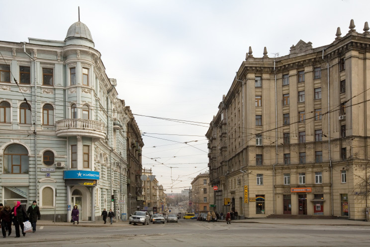 У Харкові до кінця літа перекрили частин…