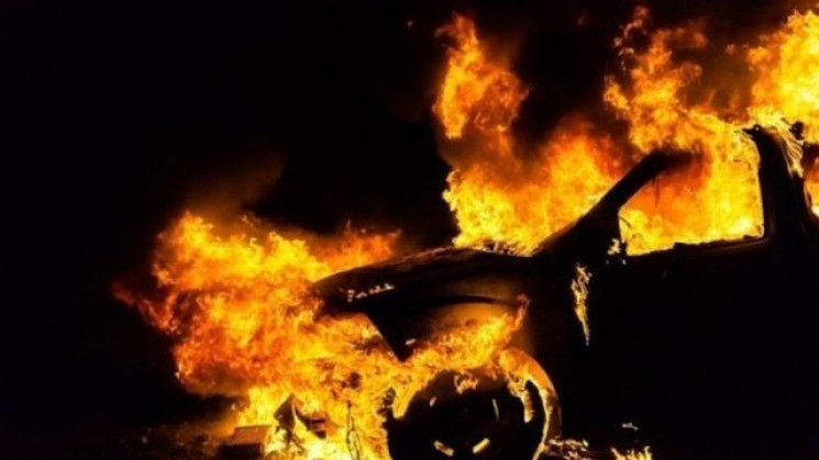 На Тячевщине сгорел автомобиль BMW X5…