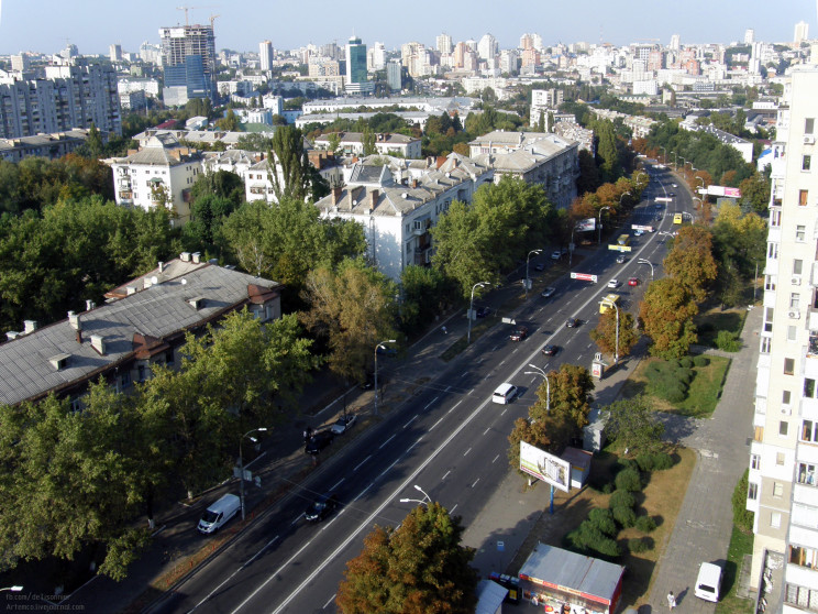 На столичному Повітрофлотському проспект…