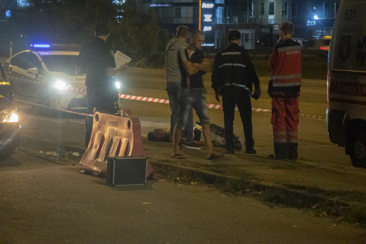 На Кільцевій в Києві з автомобіля викин…