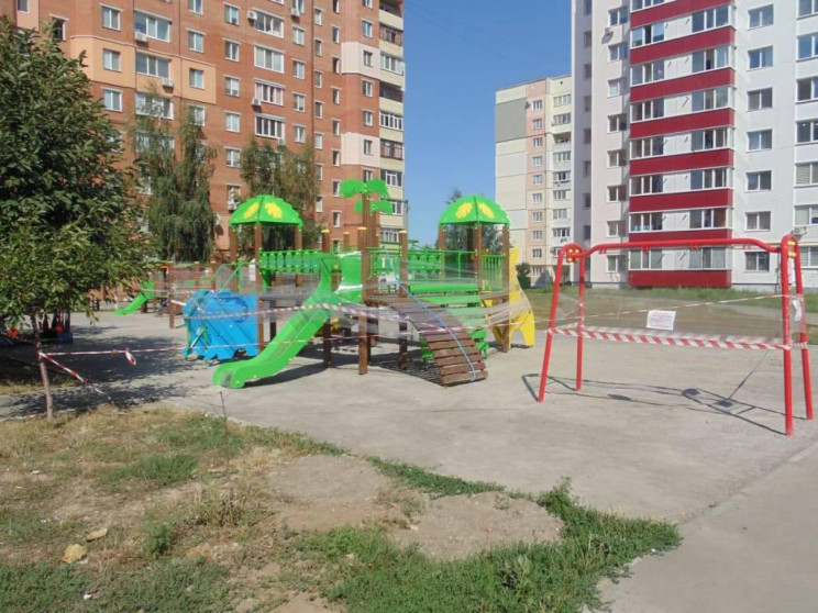 В Полтаве открыли детскую площадку – про…