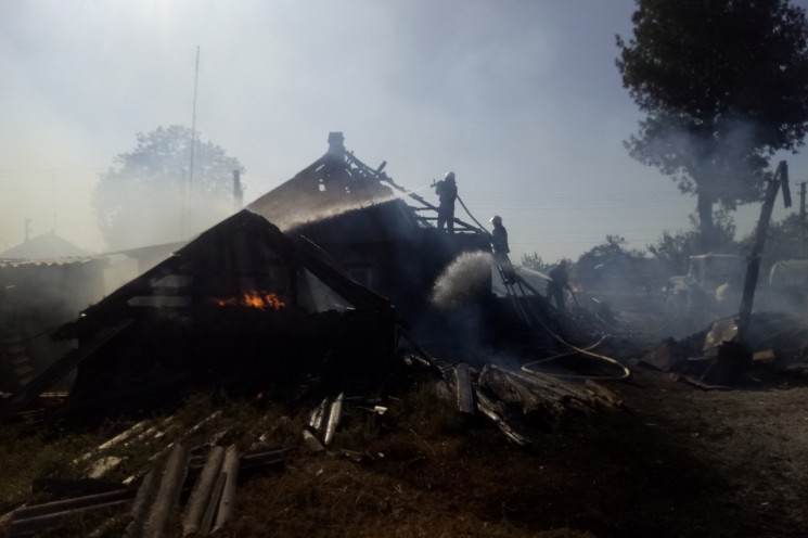На Харьковщине огонь уничтожил жилой дом…