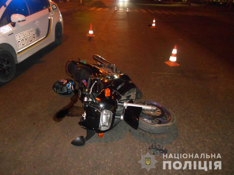 На проспекте в Харькове байкер сбил женщ…