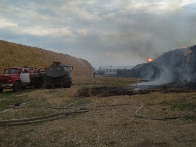 На Кропивниччині згоріло 60 тонн соломи…