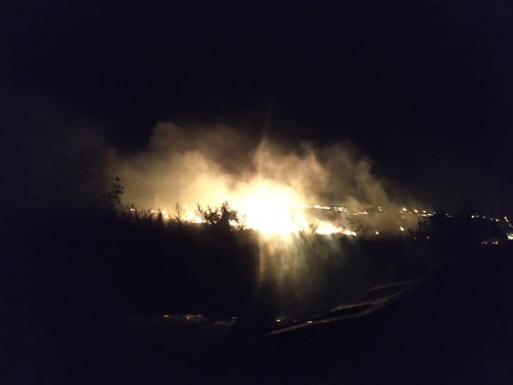 На Шепетівщині вночі палають поля…