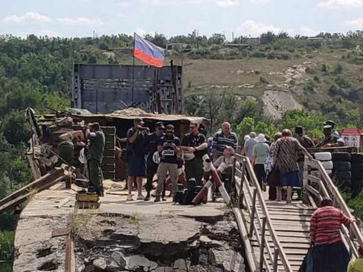 Міст у Станиці Луганській: Як бойовики "…