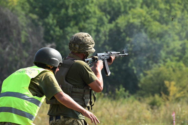 На Днепропетровщине инструкторы учат бой…