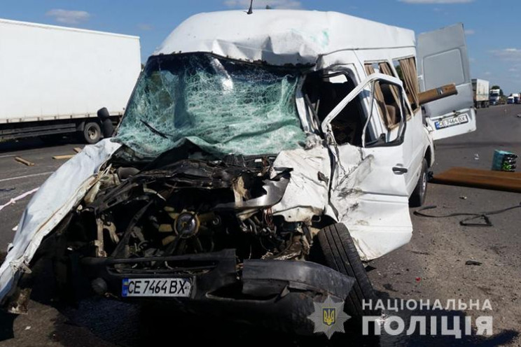 Двоє людей травмувалися під час зіткненн…