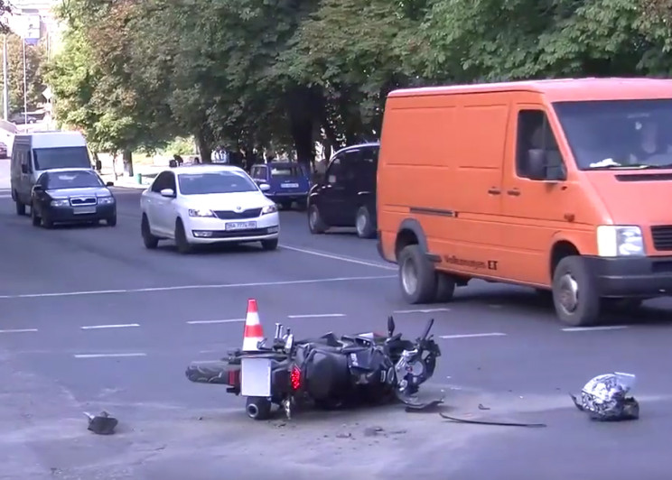 На Кропивниччині мотоцикліст з пасажиром…