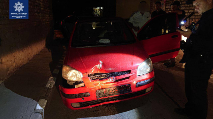 П'яний водій у Дніпрі збив дорожній знак…