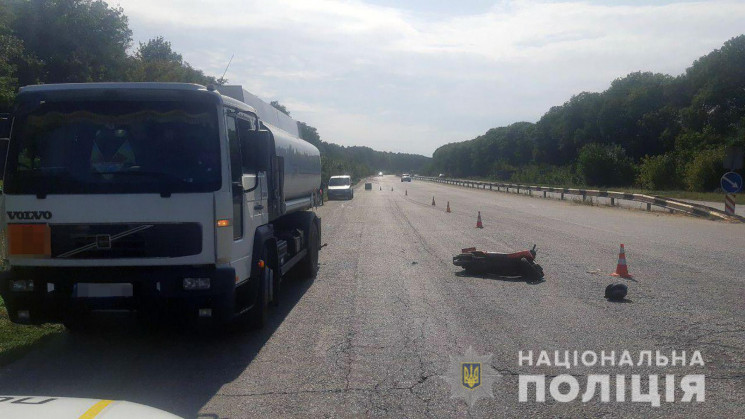 На запорізькій трасі зіткнулися вантажів…