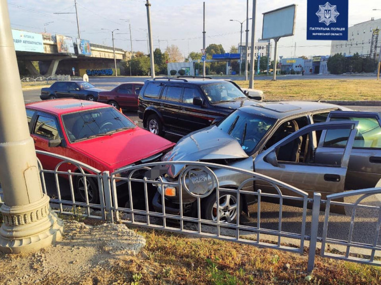 В Харькове в результате тройной аварии в…