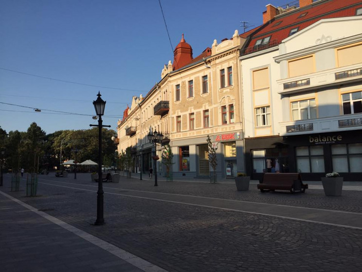 Площу Шандора Петефі в Ужгороді перекрию…