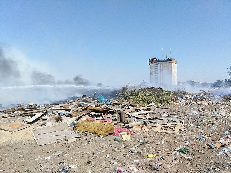 На Миколаївщині загорівся сміттєвий полі…