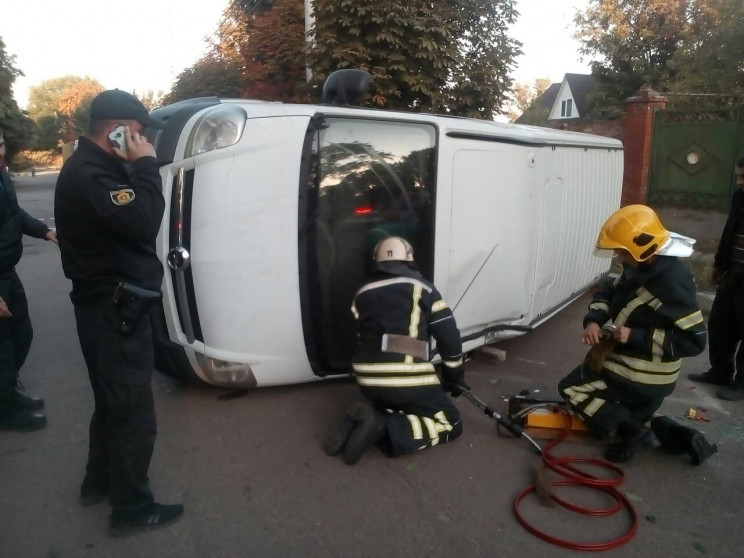 На Кропивниччині з перекинутого мікроавт…
