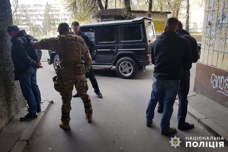Псевдополіцейських з Київщини та ще одно…